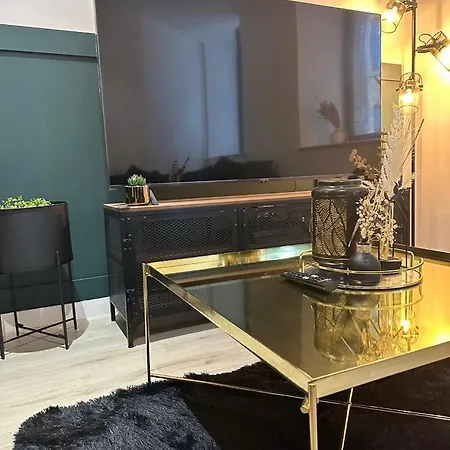 Apartment Dream Retreat Luxury With Super King Bed, Pool Table - Free Parking