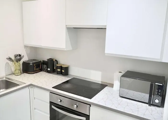 Dream Retreat Luxury With Super King Bed, Pool Table - Free Parking * Bradford (West Yorkshire)