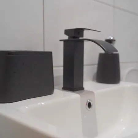 Dream Retreat Luxury With Super King Bed, Pool Table - Free Parking